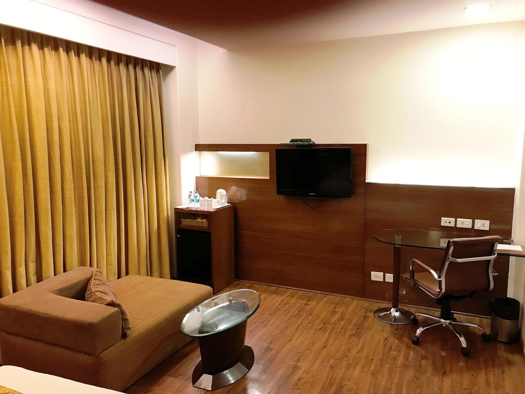Indus Biznotel Nuova Delhi Esterno foto